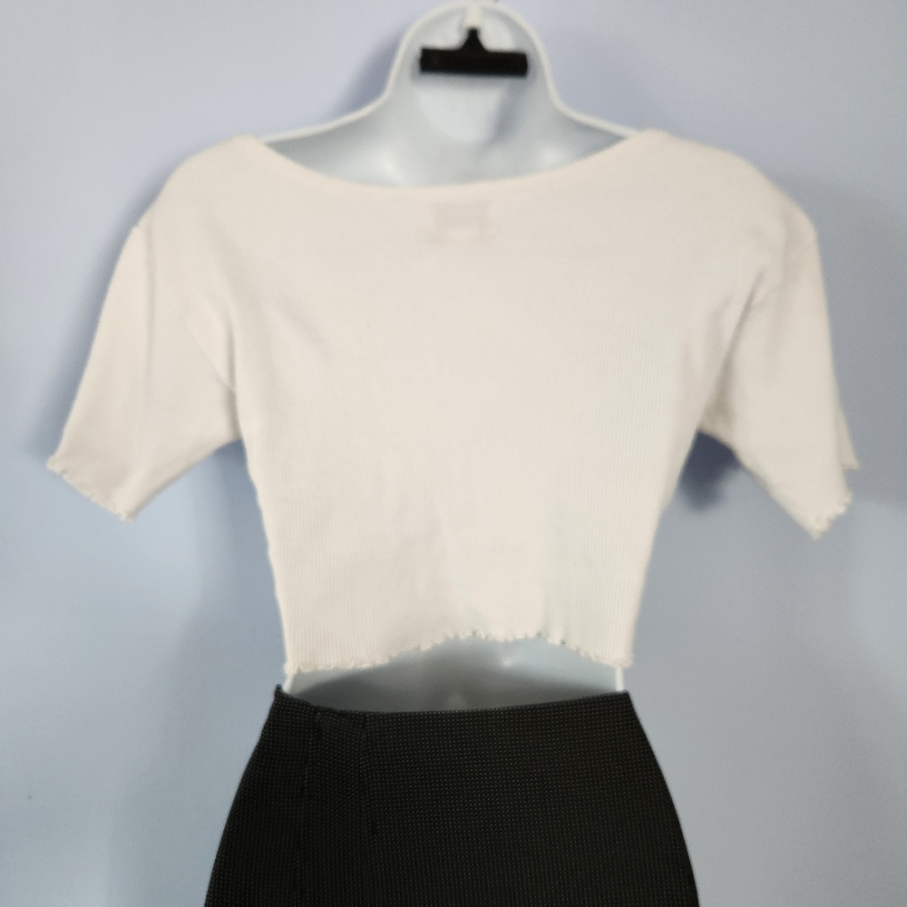 Vintage Ribbed Crop Top - Picture 2 of 7
